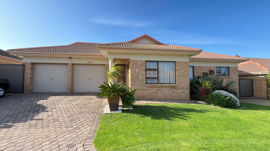 3 Bedroom Property for Sale in Heiderand Western Cape